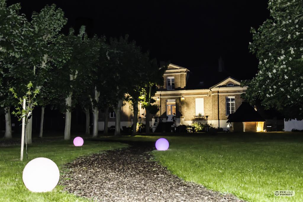 Chateau Des Lumieres Gite Et Gite Insolite Saint-Blimont Luaran gambar